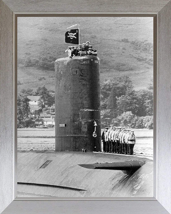 HMS Conqueror S48 Royal Navy Churchill class Submarine Photo Print or Framed Print - Hampshire Prints