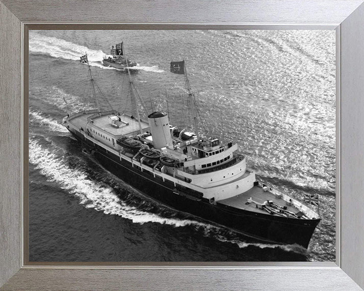 HMY Britannia Royal Yacht Photo Print or Framed Print - Hampshire Prints