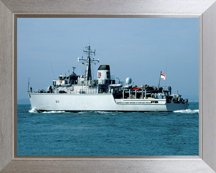 HMS Quorn M41 Royal Navy Hunt class mine countermeasures vessel Photo Print or Framed Print - Hampshire Prints