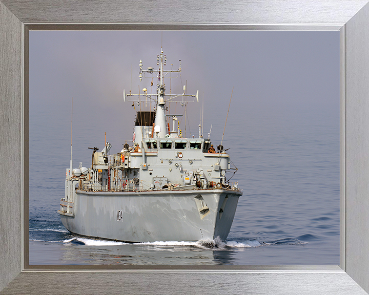 HMS Middleton M34 | Photo Print | Framed Print | Hunt Class | Mine Warfare Vessel | Royal Navy