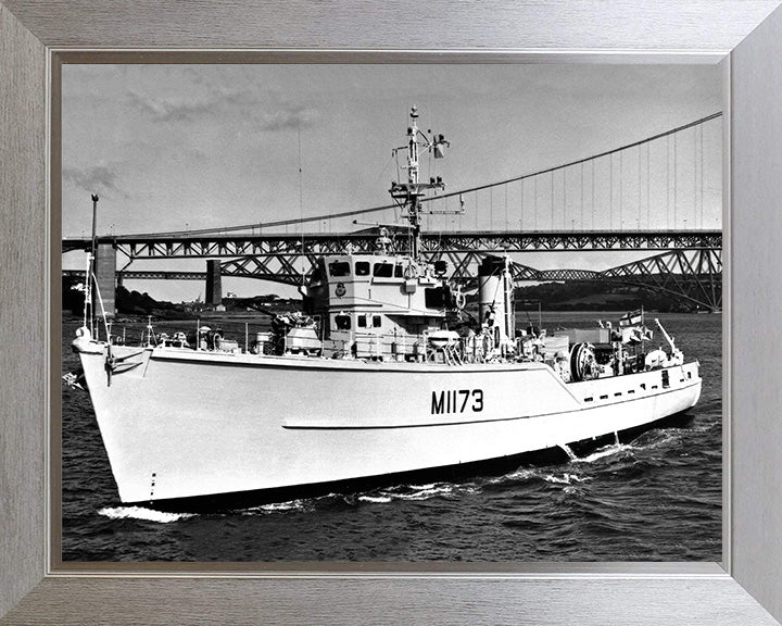 HMS Pollington M1173 | Photo Print | Framed Print | Ton Class | Minesweeper | Royal Navy - Hampshire Prints