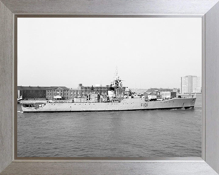 HMS Yarmouth F101 Royal Navy Rothesay class frigate Photo Print or Framed Print - Hampshire Prints