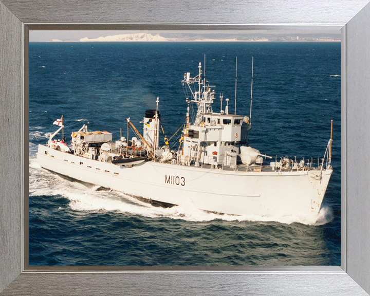 HMS Alfriston M1103 | Photo Print | Framed Print | Ton Class | Minesweeper | Royal Navy