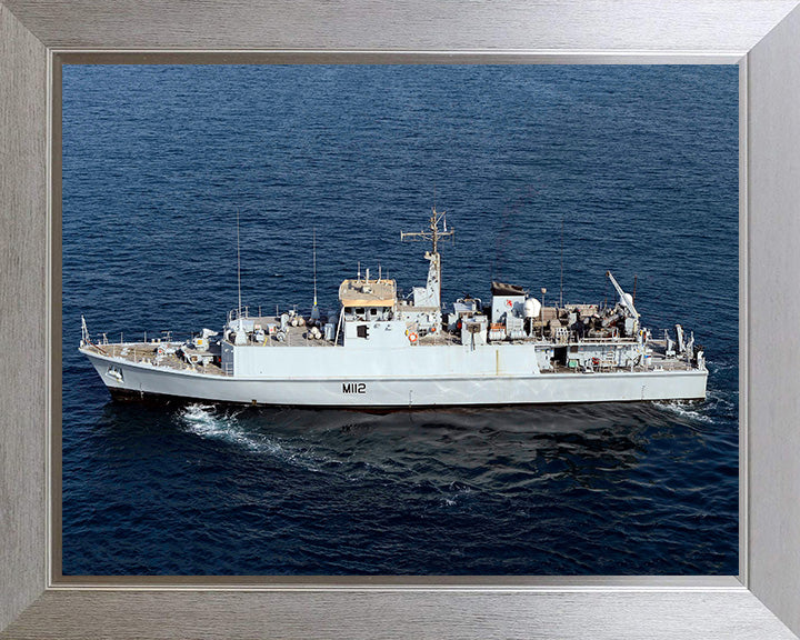 HMS Shoreham M112 Royal Navy Sandown class minehunter Photo Print or Framed Print - Hampshire Prints