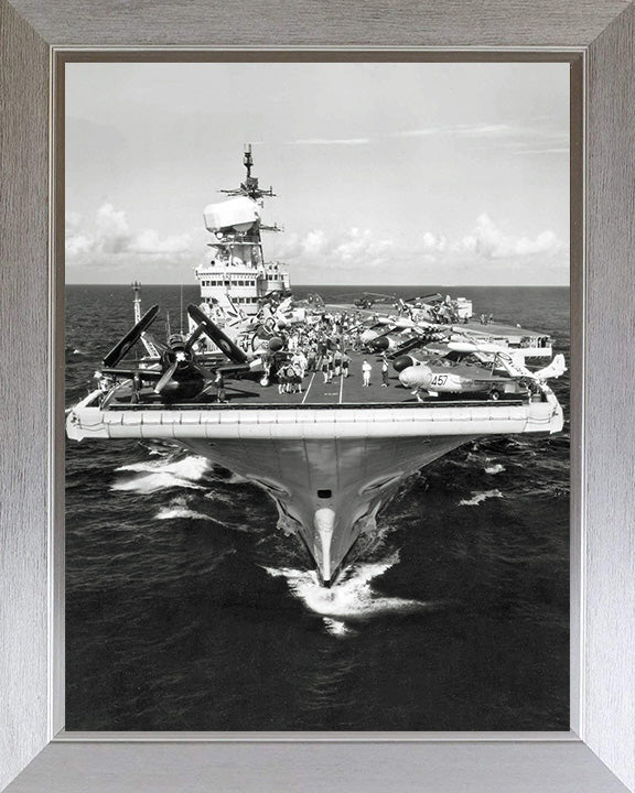 HMS Victorious R38 | Photo Print | Framed Print | Illustrious Class | Aircraft carrier | Royal Navy - Hampshire Prints