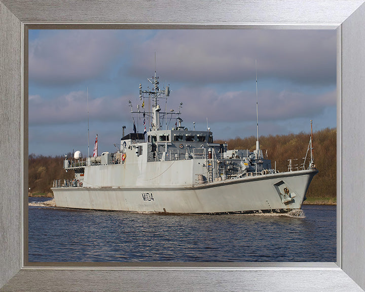 HMS Walney M104 Royal Navy Sandown class minehunter Photo Print or Framed Print - Hampshire Prints