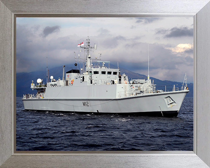 HMS Shoreham M112 Royal Navy Sandown class minehunter Photo Print or Framed Print - Hampshire Prints