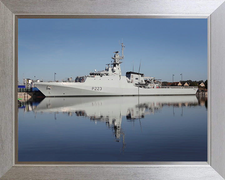 HMS Medway P223 | Photo Print | Framed Print | River Class | Patrol Vessel | Royal Navy - Hampshire Prints