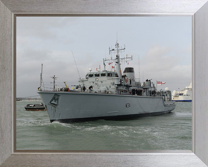 HMS Middleton M34 | Photo Print | Framed Print | Hunt Class | Mine Warfare Vessel | Royal Navy - Hampshire Prints