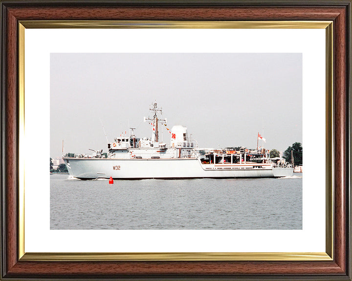 HMS Cottesmore M32 Royal Navy Hunt class minehunter Photo Print or Framed Print - Hampshire Prints