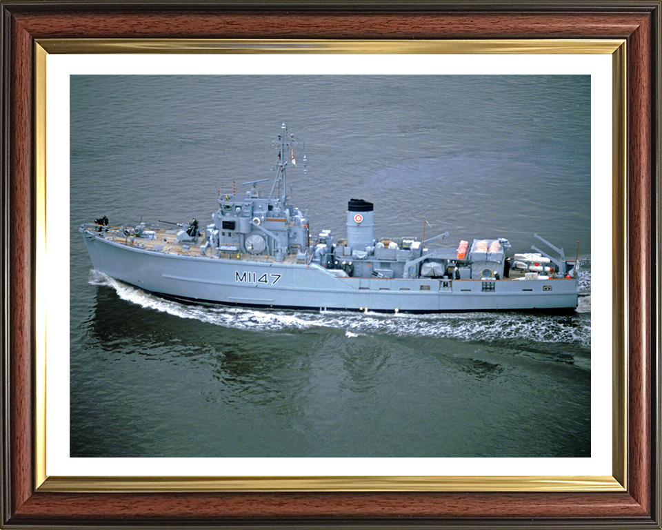 HMS Hubberston M1147 | Photo Print | Framed Print | Ton Class | Minesweeper | Royal Navy