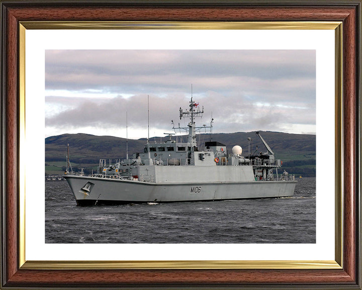 HMS Penzance M106 Royal Navy Sandown class minehunter Photo Print or Framed Print - Hampshire Prints