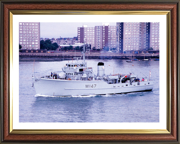 HMS Hubberston M1147 | Photo Print | Framed Print | Ton Class | Minesweeper | Royal Navy