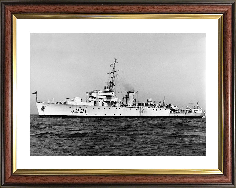 HMS Onyx J221 Royal Navy Algerine class minesweeper Photo Print or Framed Print - Hampshire Prints