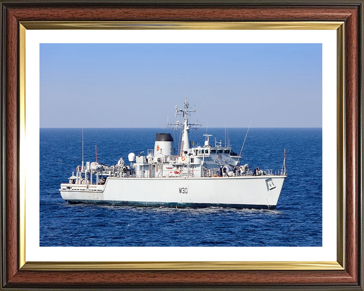 HMS Ledbury M30 | Photo Print | Framed Print | Hunt Class | Minesweeper | Royal Navy - Hampshire Prints