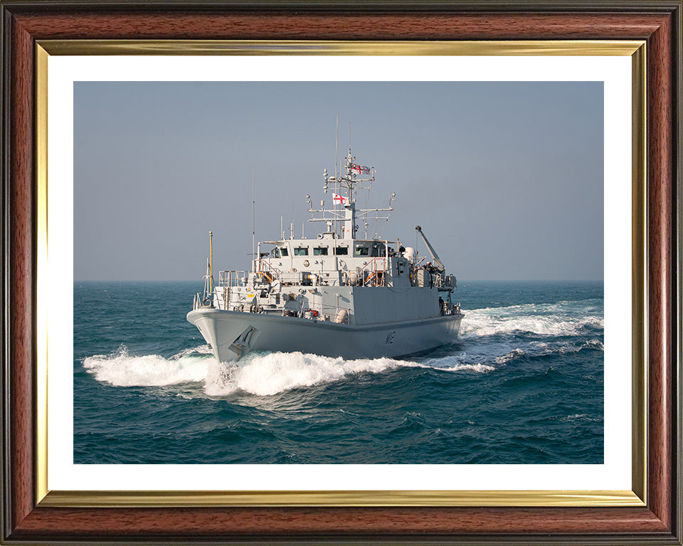 HMS Shoreham M112 | Photo Print | Framed Print | Sandown Class | Minehunter | Royal Navy