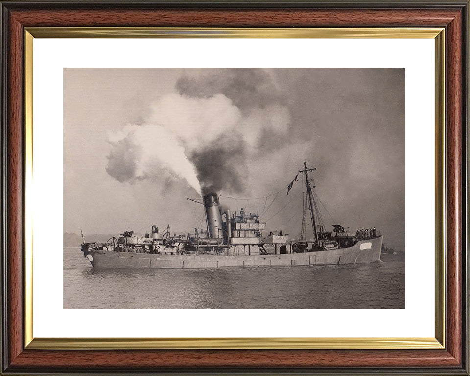 HMS Turquoise T45 Royal Navy Trawler Photo Print or Framed Print - Hampshire Prints