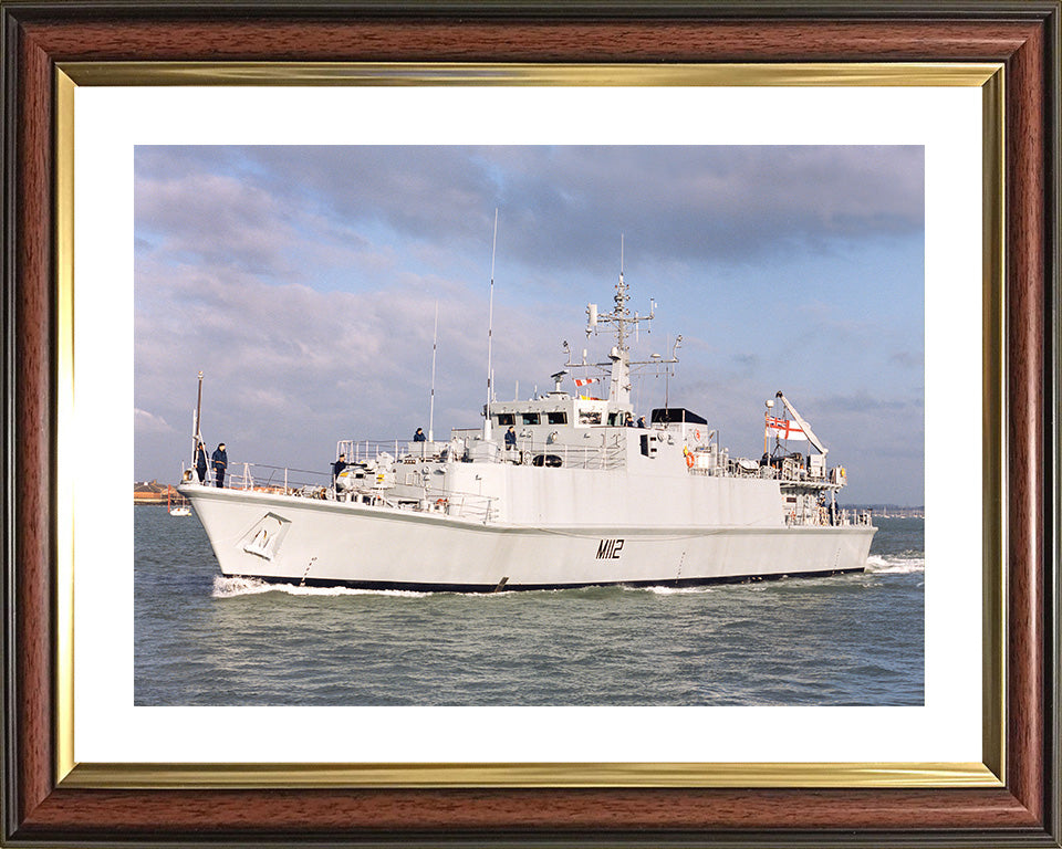 HMS Shoreham M112 Royal Navy Sandown class minehunter Photo Print or Framed Print - Hampshire Prints