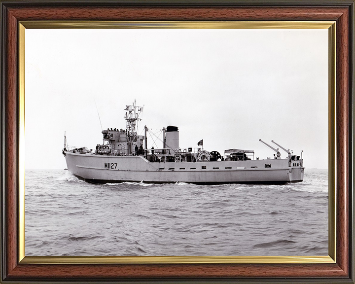 HMS Darlaston M1127 | Photo Print | Framed Print | Ton Class | Minesweeper | Royal Navy