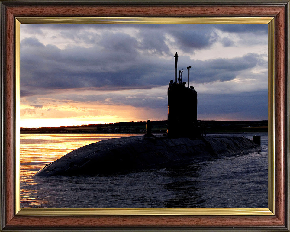 HMS Superb S109 Royal Navy Swiftsure class Submarine Photo Print or Framed Print - Hampshire Prints