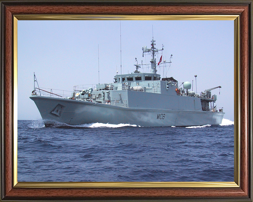 HMS Grimsby M108 Royal Navy Sandown class minehunter Photo Print or Framed Print - Hampshire Prints