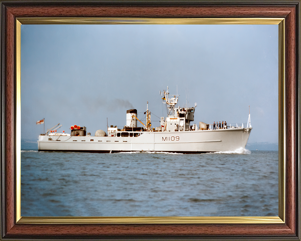 HMS Bickington M1109 | Photo Print | Framed Print | Ton Class | Minesweeper | Royal Navy