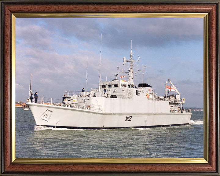 HMS Shoreham M112 Royal Navy Sandown class minehunter Photo Print or Framed Print - Hampshire Prints