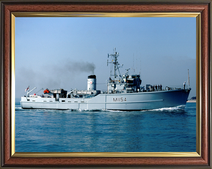 HMS Kellington M1154 | Photo Print | Framed Print | Ton Class | Minesweeper | Royal Navy