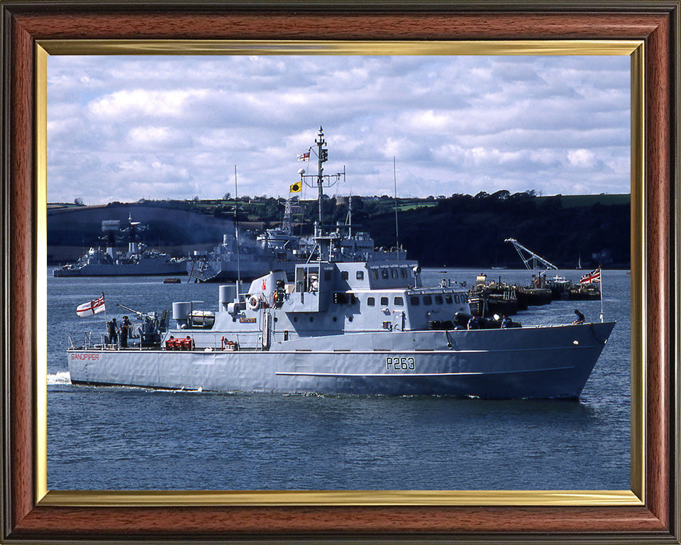 HMS Sandpiper P263 Royal Navy Bird class patrol vessel Photo Print or Framed Photo Print - Hampshire Prints