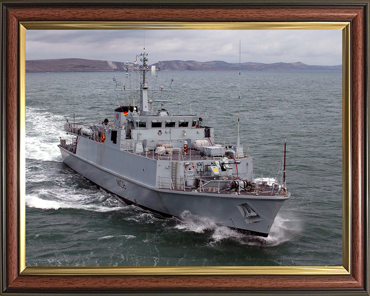 HMS Grimsby M108 Royal Navy Sandown class minehunter Photo Print or Framed Print - Hampshire Prints