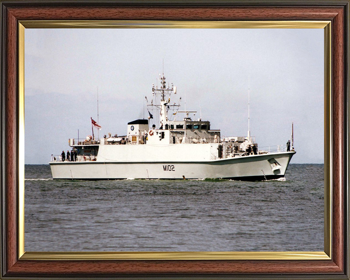 HMS Inverness M102 Royal Navy Sandown class minehunter Photo Print or Framed Print - Hampshire Prints