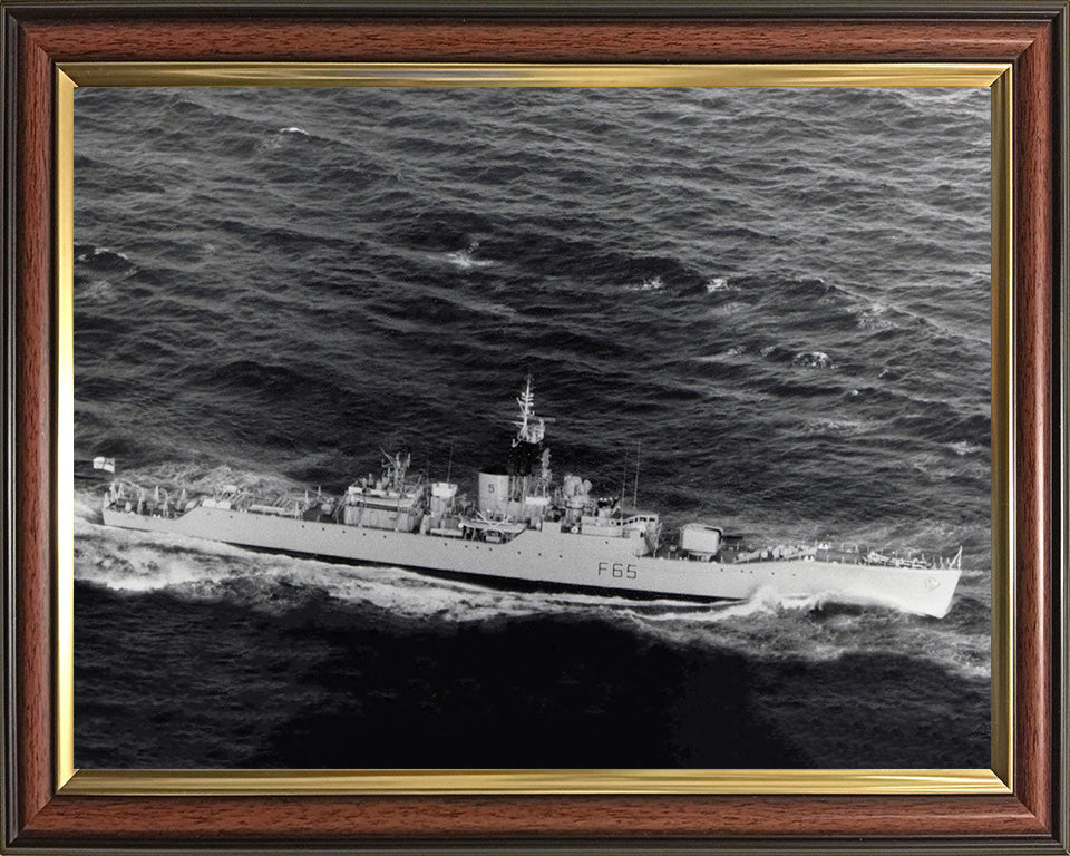 HMS Tenby F65 Royal Navy Whitby Class Frigate Photo Print or Framed Print - Hampshire Prints