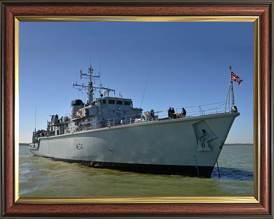 HMS Middleton M34 Royal Navy Hunt class mine countermeasures vessel Photo Print or Framed Print - Hampshire Prints