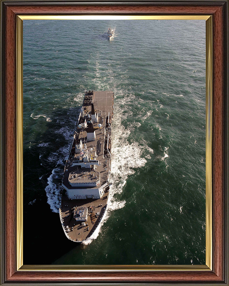 HMS Bulwark L15 | Photo Print | Framed Print | Albion Class | Amphibious Ship | Royal Navy