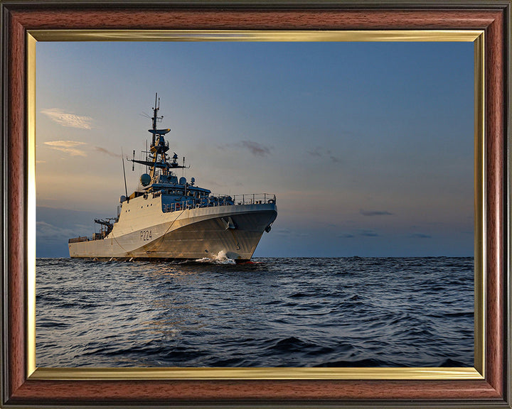 HMS Trent P224 Royal Navy River class offshore patrol vessel Photo Print or Framed Print - Hampshire Prints