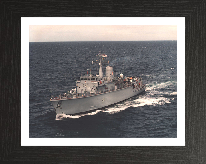 HMS Cattistock M31 Royal Navy Hunt class mine hunter Photo Print or Framed Print - Hampshire Prints