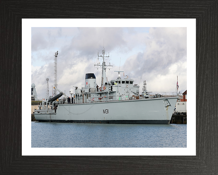 HMS Cattistock M31 | Photo Print | Framed Print | Hunt Class | Minehunter | Royal Navy - Hampshire Prints