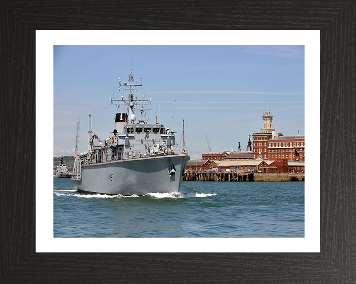 HMS Chiddingfold M37 | Photo Print | Framed Print | Hunt Class | Minehunter | Royal Navy - Hampshire Prints