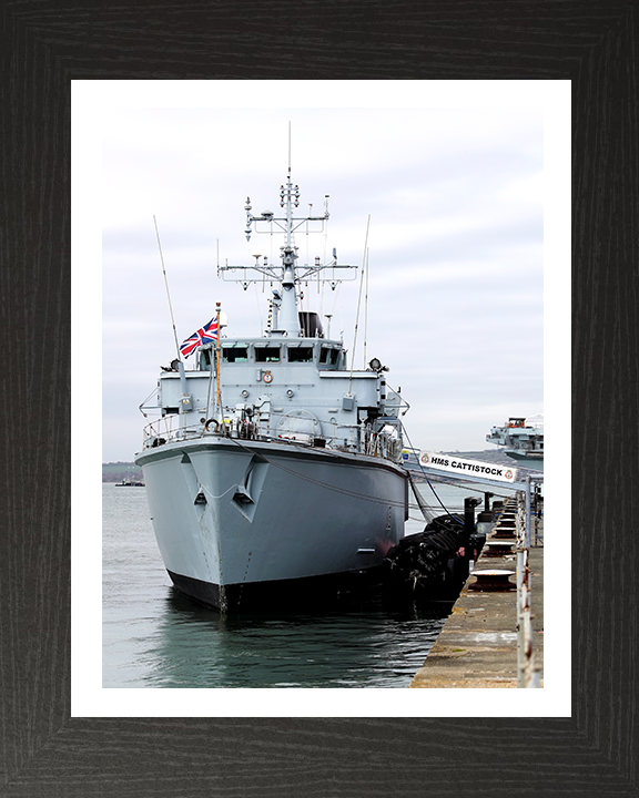 HMS Cattistock M31 Royal Navy Hunt class mine hunter Photo Print or Framed Print - Hampshire Prints