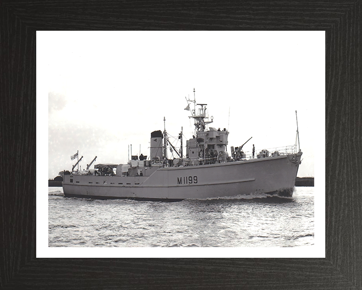 HMS Belton M1199 Royal Navy Ton Class Minesweeper Photo Print or Framed Print - Hampshire Prints