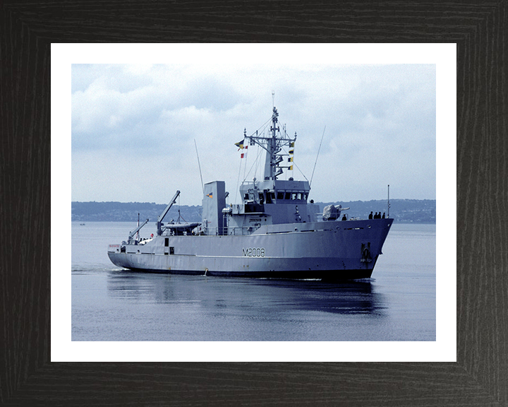 HMS Blackwater M2008 Royal Navy River class minesweeper Photo Print or Framed Print - Hampshire Prints