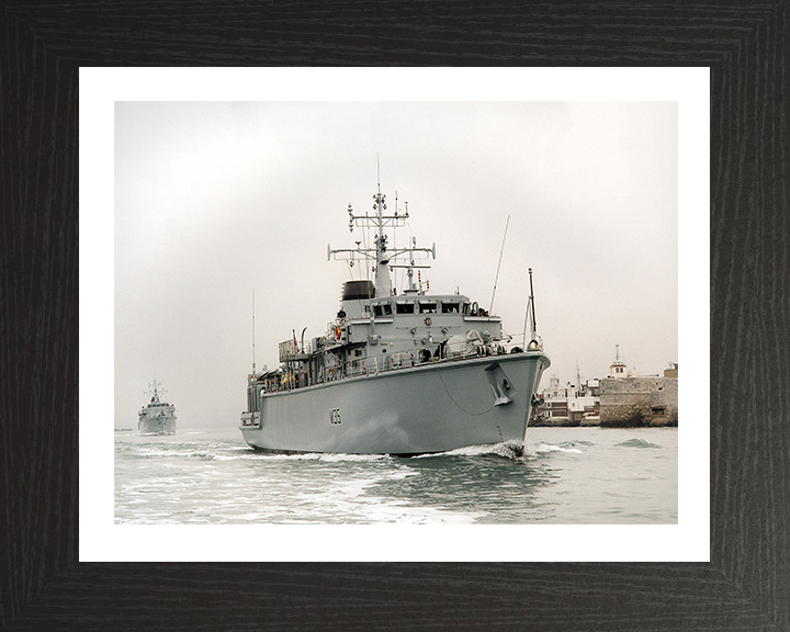 HMS Dulverton M35 Royal Navy Hunt class mine countermeasures vessel Photo Print or Framed Print - Hampshire Prints