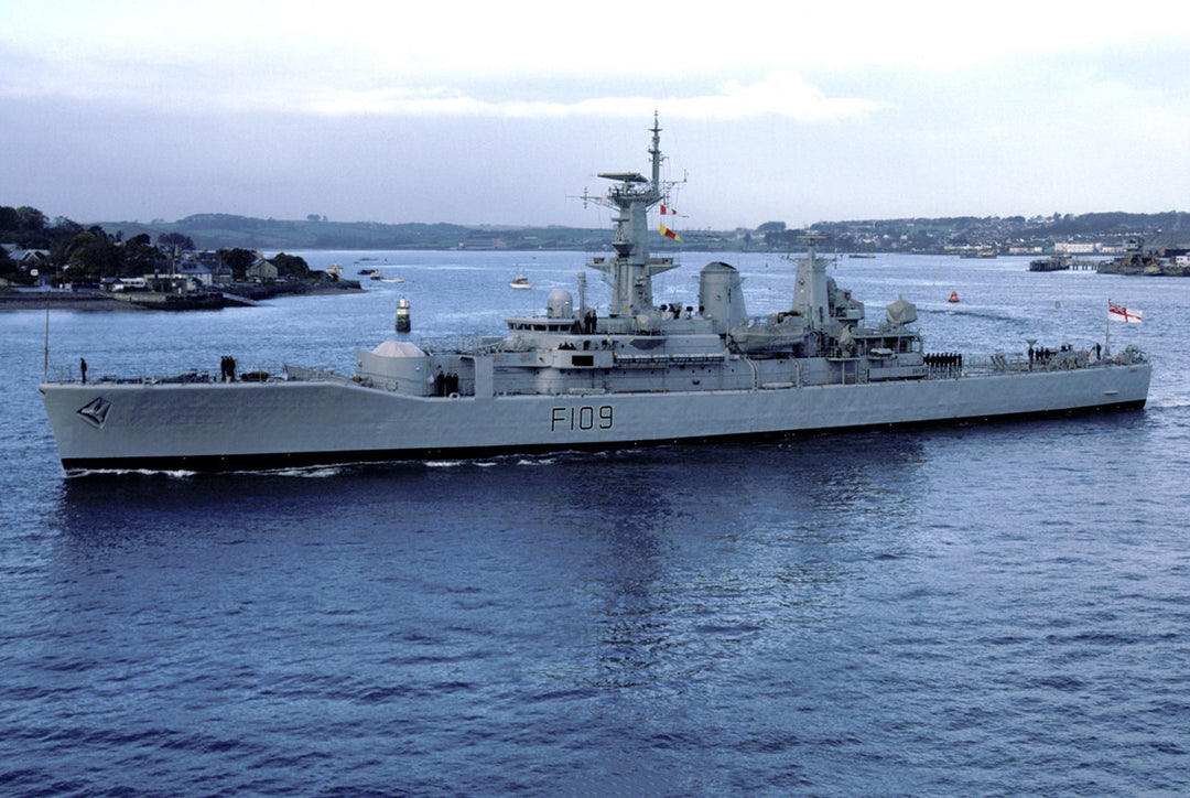 HMS Leander F109 Royal Navy Leander Class Frigate Photo Print or Framed Print - Hampshire Prints