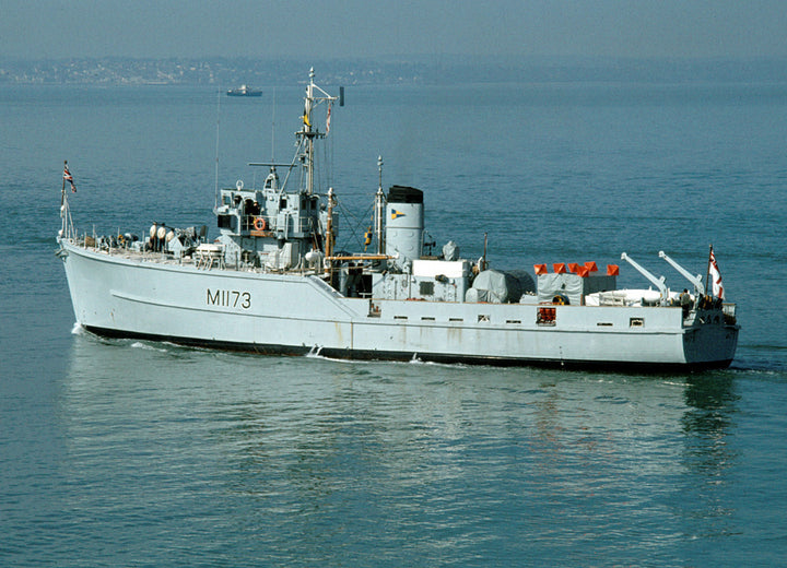 HMS Pollington M1173 Royal Navy Ton Class Minesweeper Photo Print or Framed Print - Hampshire Prints