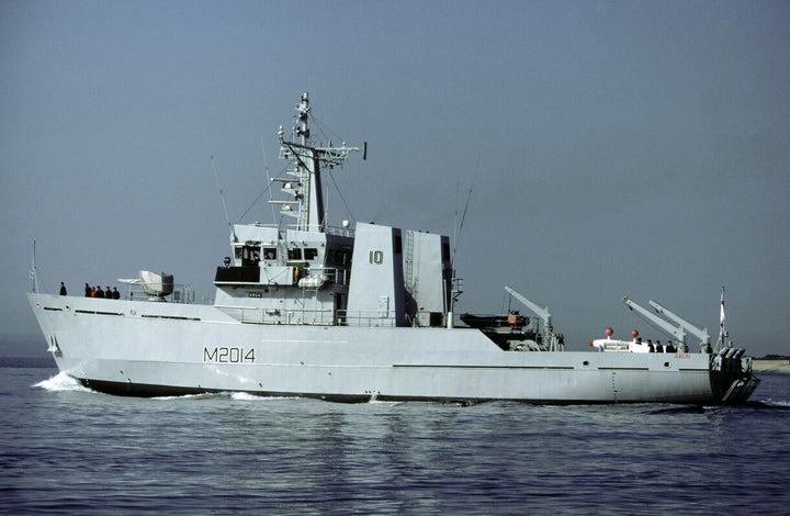 HMS Arun M2014 Royal Navy River class minesweeper Photo Print or Framed Print - Hampshire Prints