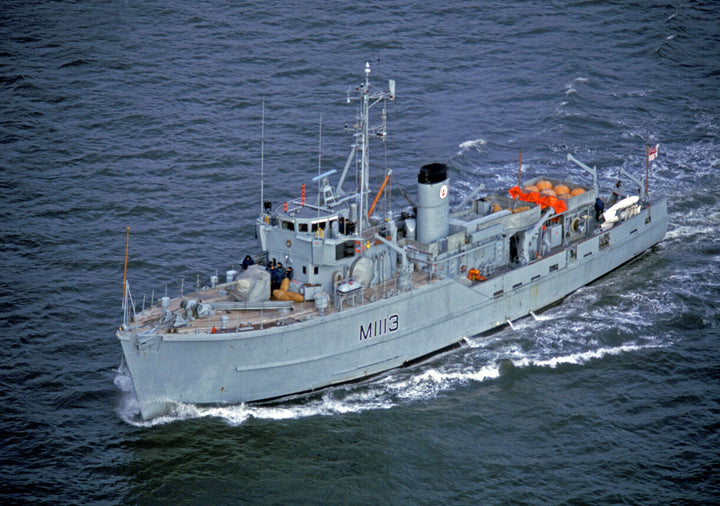 HMS Brereton M1113 Royal Navy Ton class minesweeper Photo Print or Framed Print - Hampshire Prints