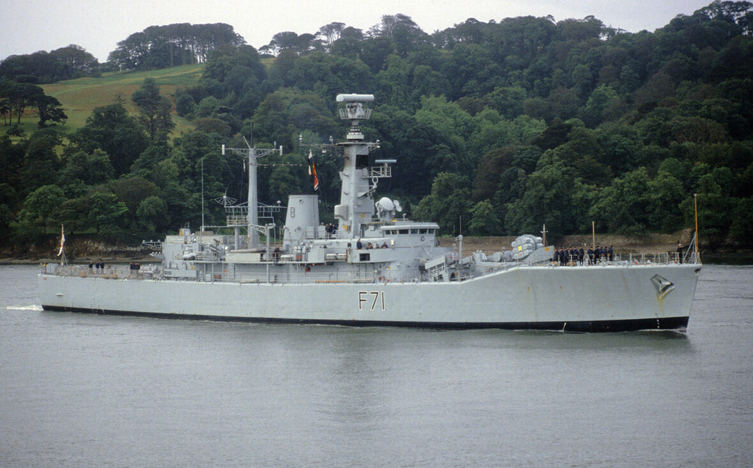 HMS Scylla F71 Royal Navy Leander Class Frigate Photo Print or Framed Print - Hampshire Prints