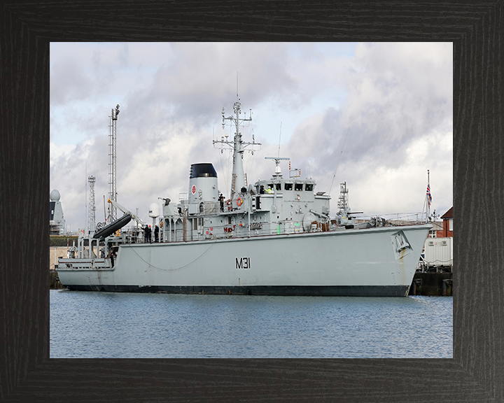 HMS Cattistock M31 | Photo Print | Framed Print | Hunt Class | Minehunter | Royal Navy - Hampshire Prints