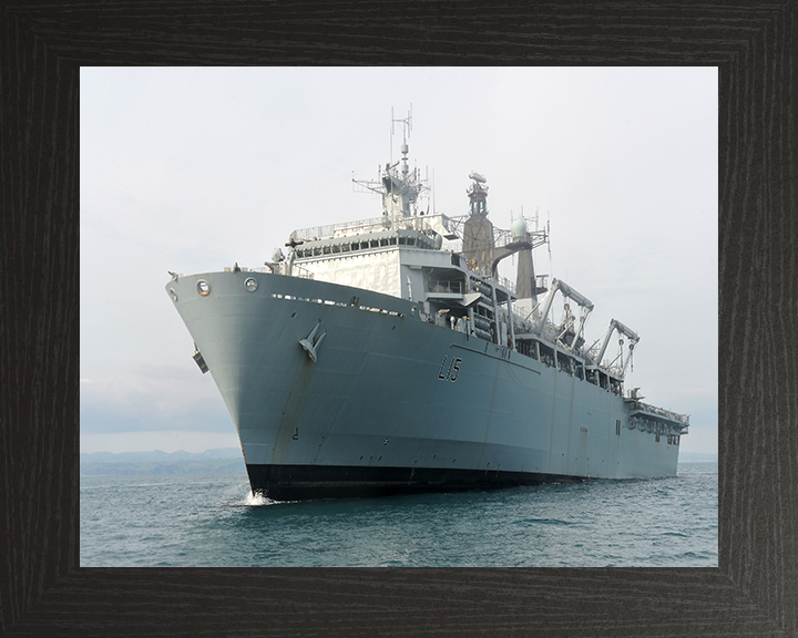 HMS Bulwark L15 Royal Navy Albion class amphibious ship Photo Print or Framed Print - Hampshire Prints