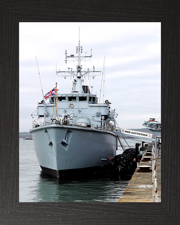 HMS Cattistock M31 Royal Navy Hunt class mine hunter Photo Print or Framed Print - Hampshire Prints